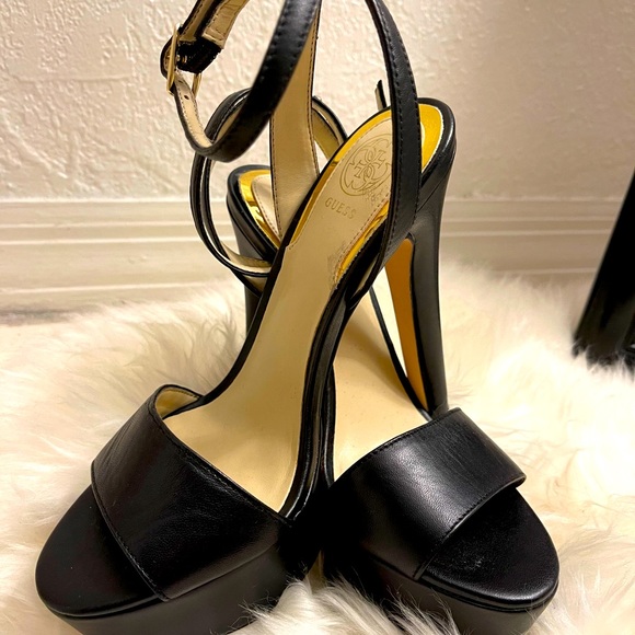 Shoes - Picture 1 of 4